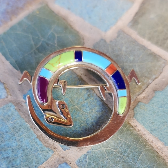 Sterling, inlaid Lizard SIGNED pin/pendant - Picture 5 of 16